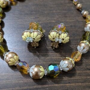 '50s retro hippie Aurora Australian Crystal Autumn flower faux Pearl choker